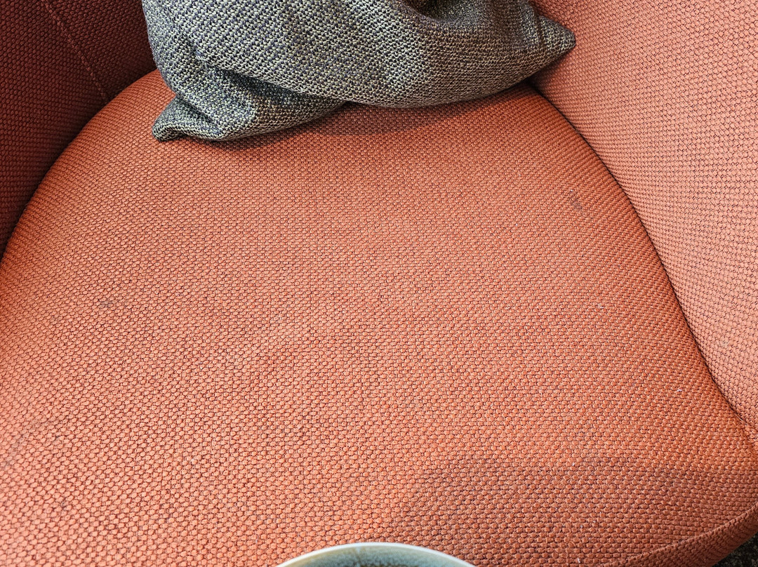 My Lounge, Gatwick North-霍利必去景点