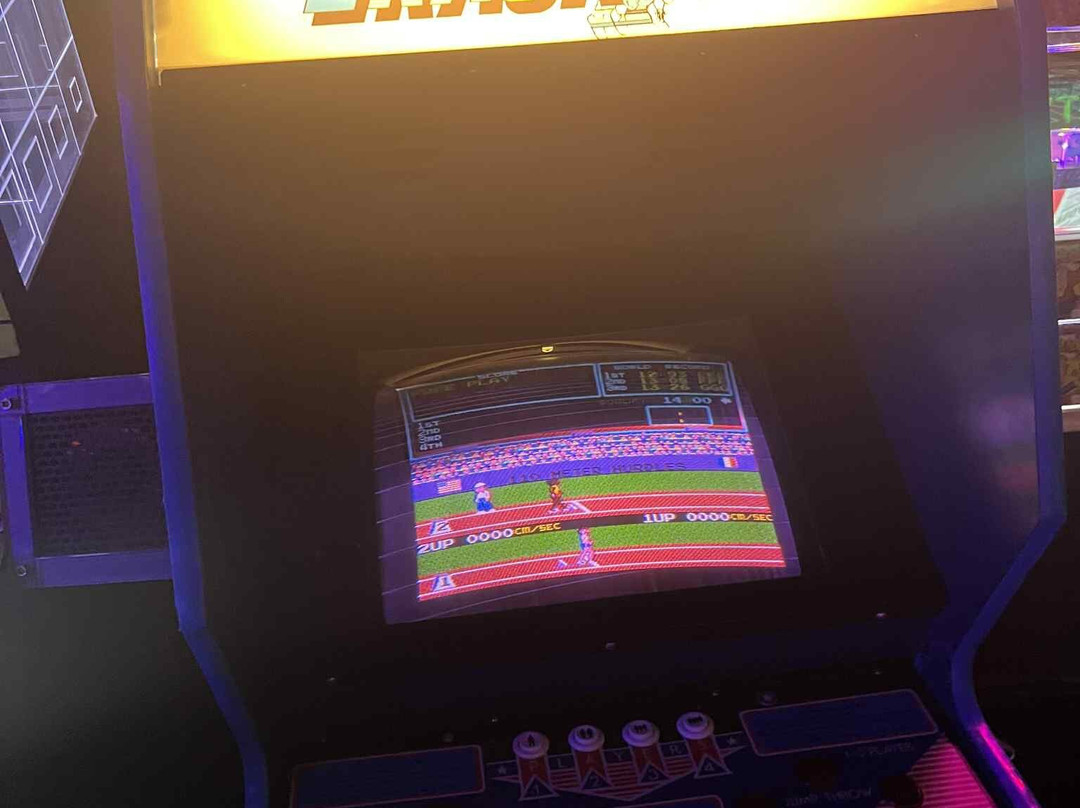 Insanity Gaming Arcade-普尔必去景点