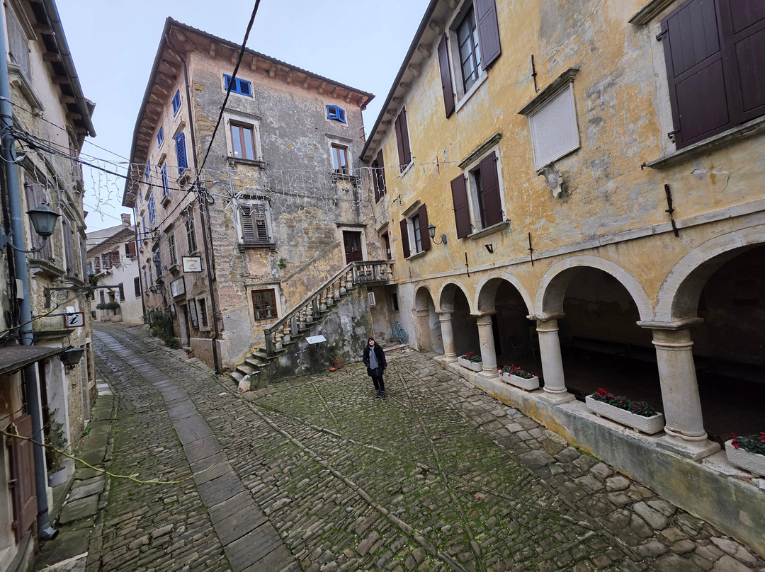 The Town Loggia-Groznjan必去景点