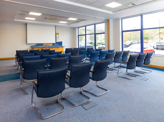 快捷假日米尔顿凯恩斯酒店主图