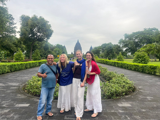 Edwin Tour Guide Yogyakarta