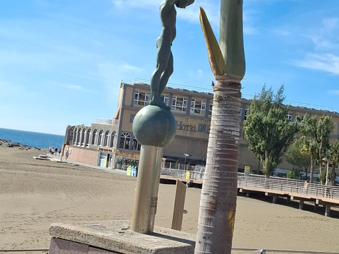 Escultura Serie Equilibrista