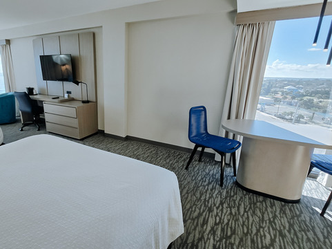 鹦鹉螺酒店主图