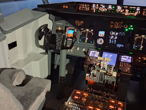 Simair737 Flight Simulators-切尔滕纳姆必去景点