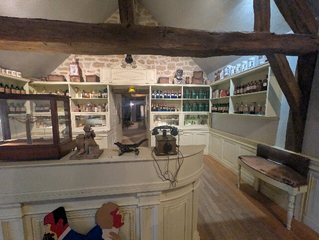 Musée Aux Anciens Commerces-Doue-la-Fontaine必去景点