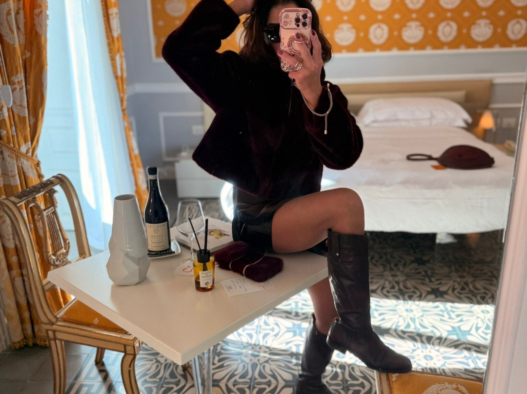 梅尔勒塔广场华丽别墅酒店主图