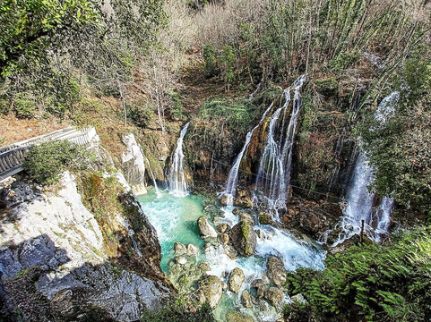 Cascades du Saut du Loup-Courmes必去景点