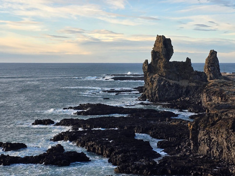 Londrangar Basalt Cliffs-Hellnar必去景点