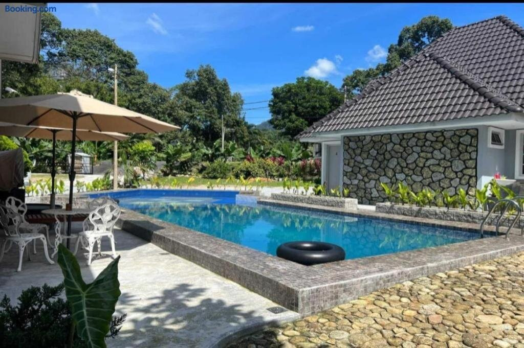 OYO Home 90711 9 Roses Villa