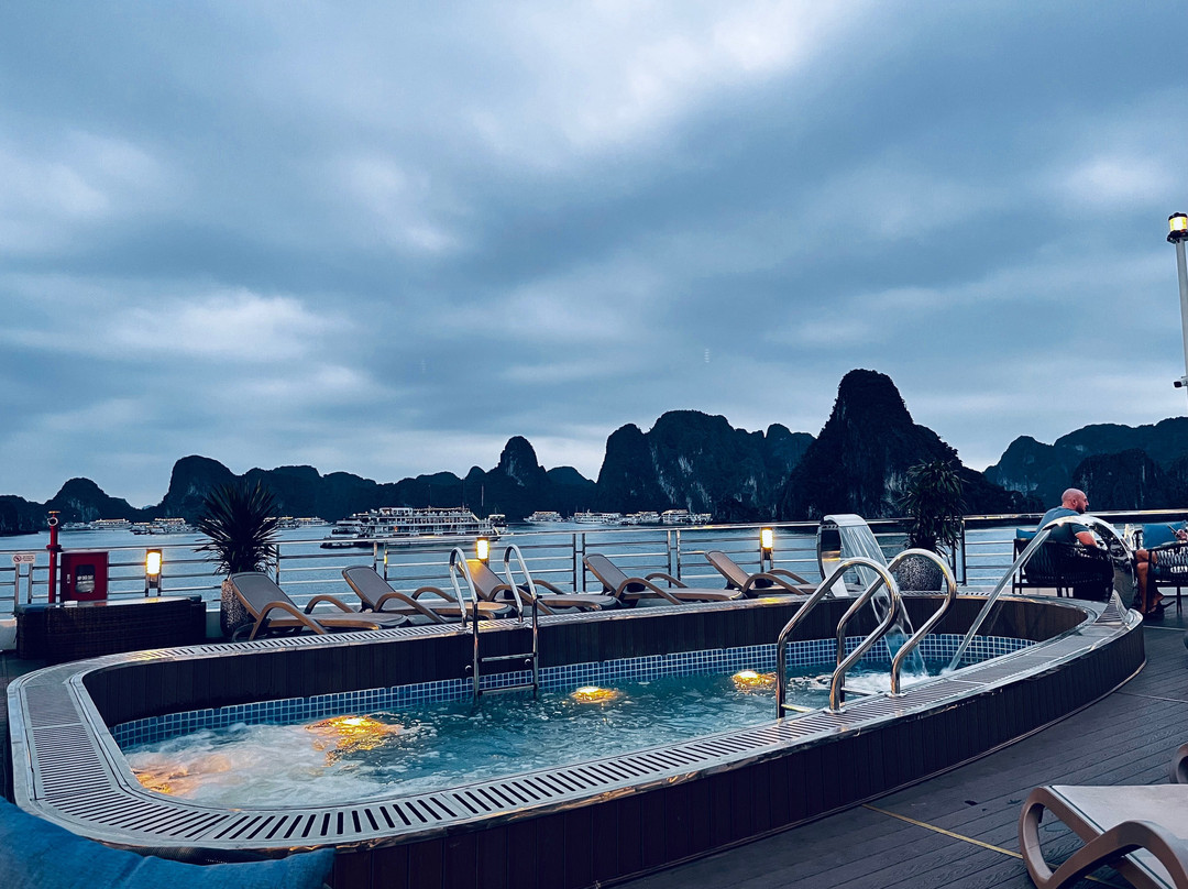 Aime'e Cruises-Quang Ninh必去景点