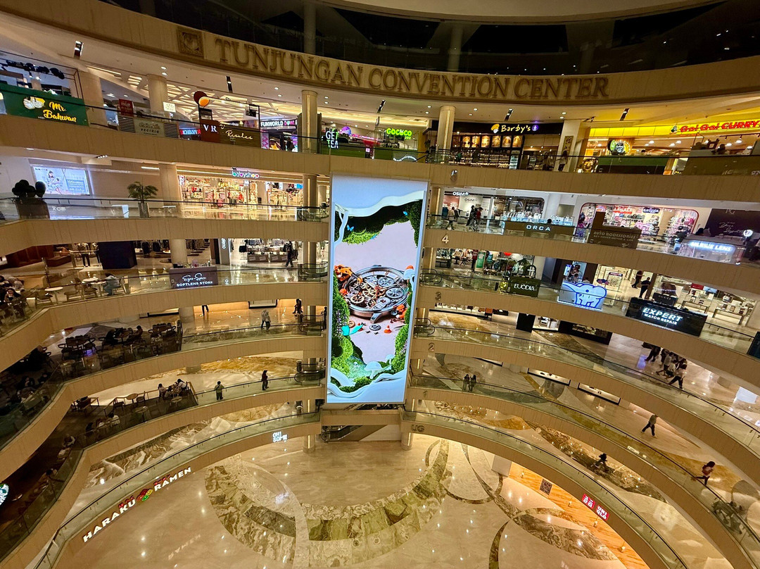 塔尤干广场购物中心-泗水必去景点