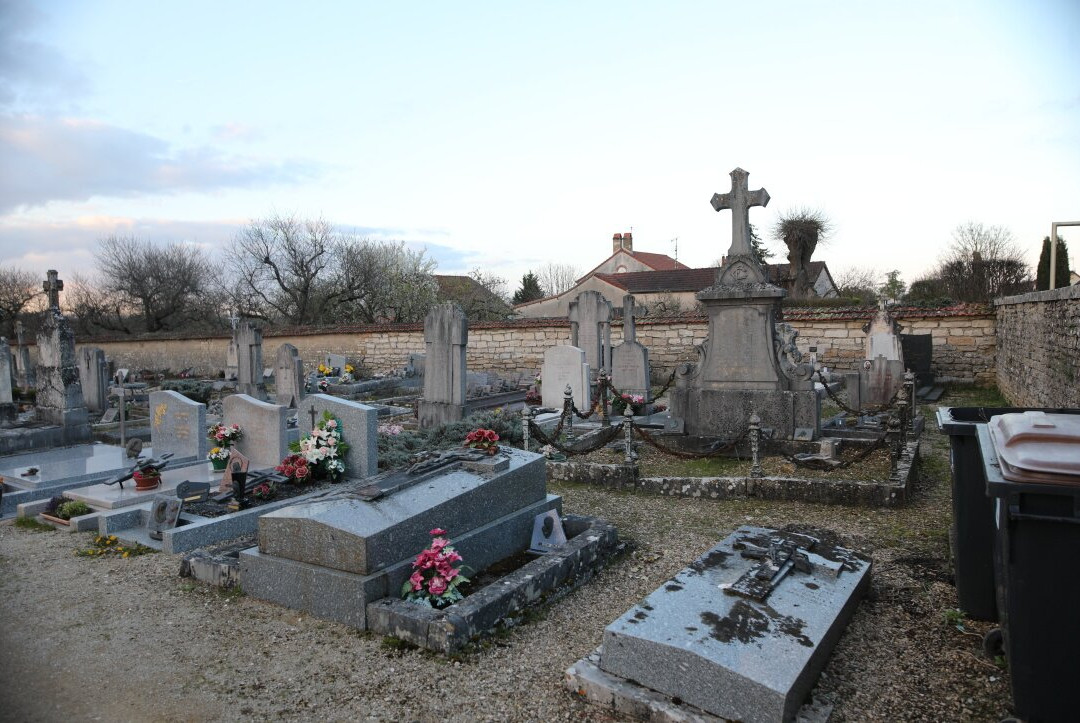 Cimetière communal de Demigny-Demigny必去景点