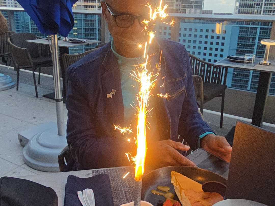 金普顿EPIC酒店主图
