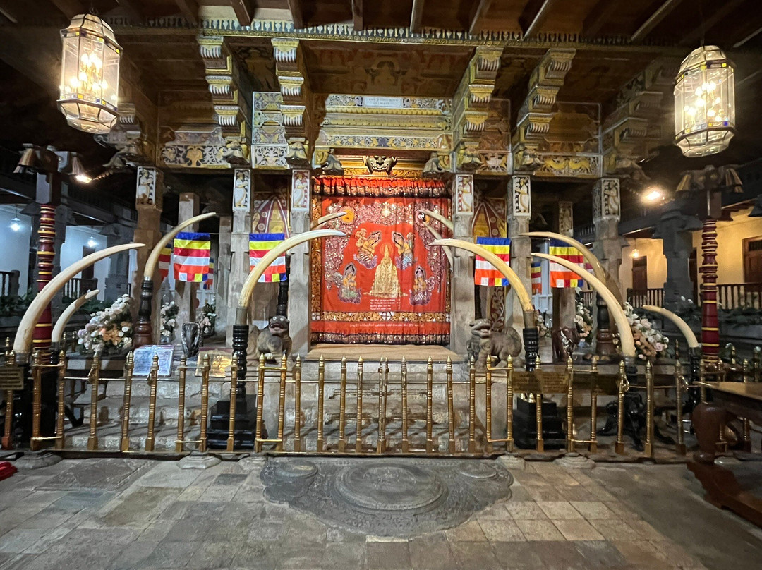 佛牙寺-康提必去景点