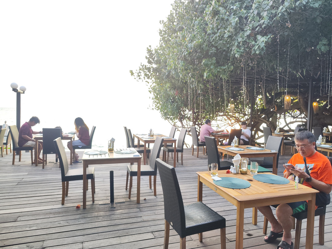 Breeze Restaurant