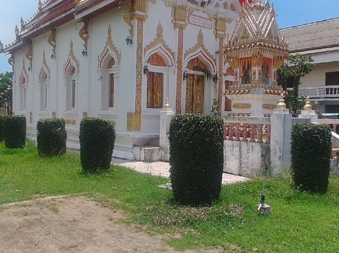 Phra That Tha Uthen-他吁廷必去景点