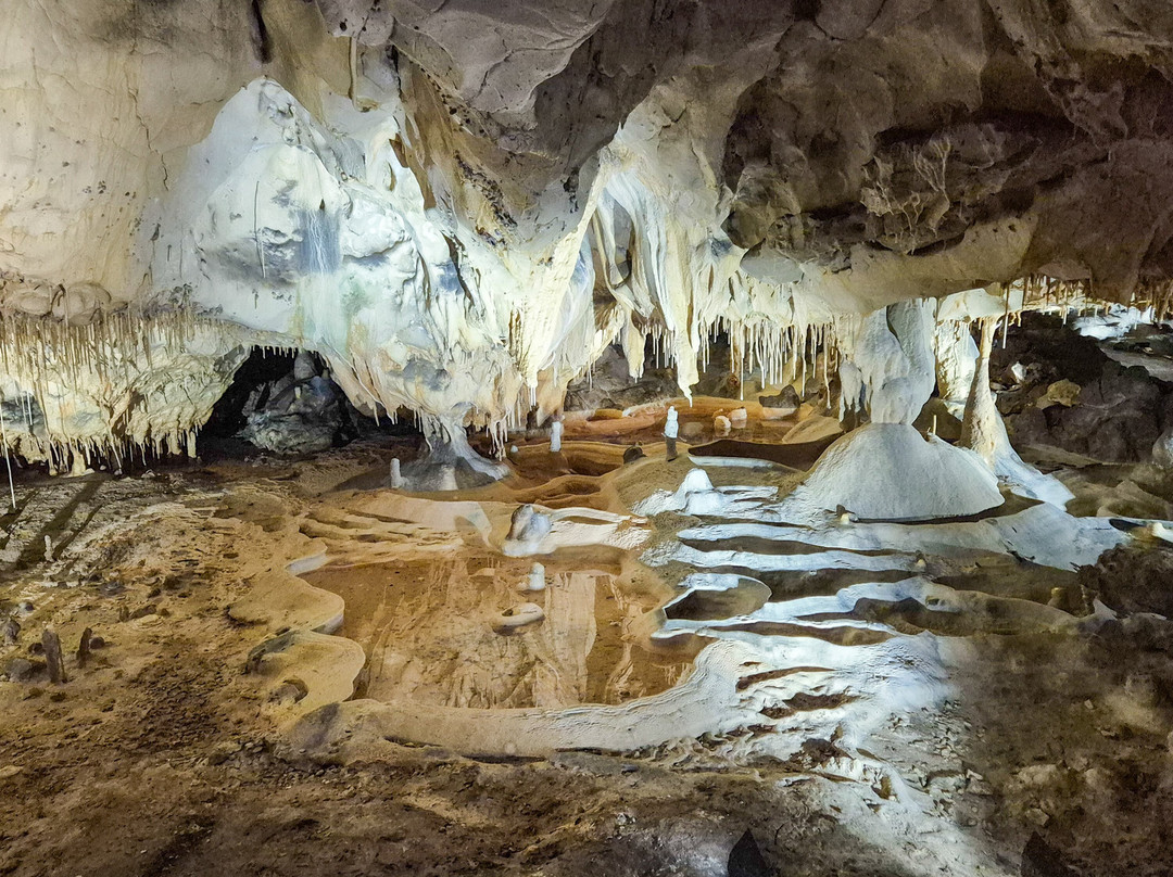 Grottes de Thouzon-Le Thor必去景点
