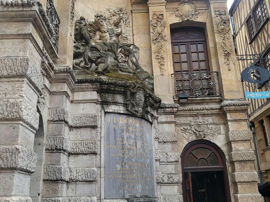 Place du Vieux-Marché-鲁昂必去景点