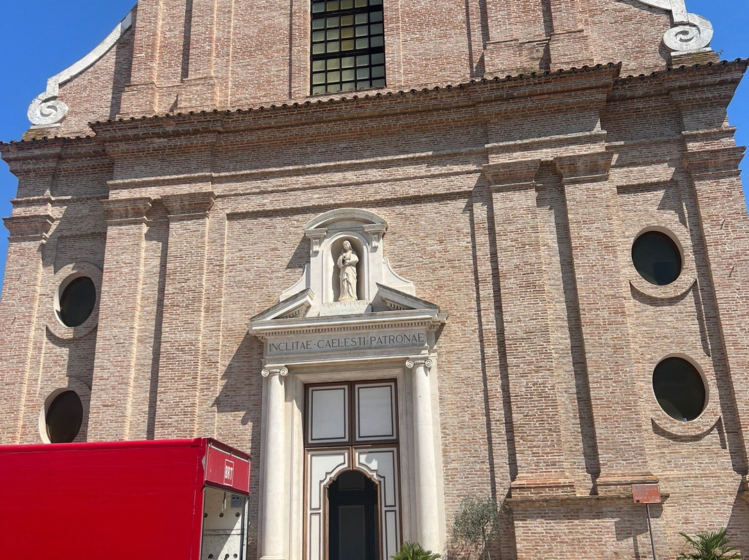 Chiesa Insigne Collegiata di Santa Lucia-鲁比科内河畔萨维尼亚诺必去景点
