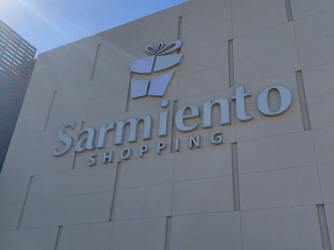 Shopping Sarmiento-雷西斯滕西亚必去景点