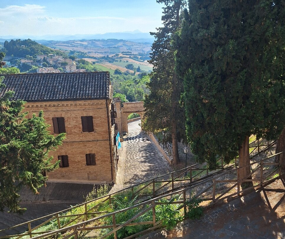 Caffè del Teatro Montelupone-Montelupone必去景点
