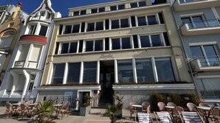 米歇尔海边酒店主图