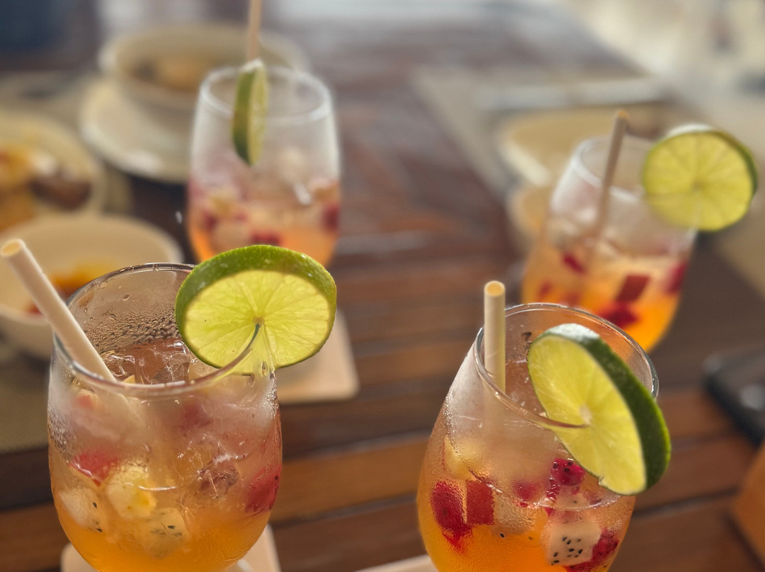 海崖度假酒店主图