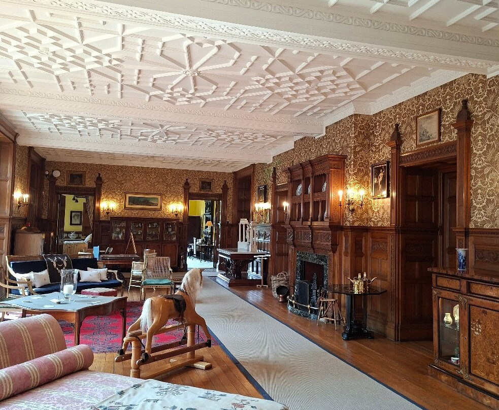 Holker Hall and Gardens-Grange-over-Sands必去景点