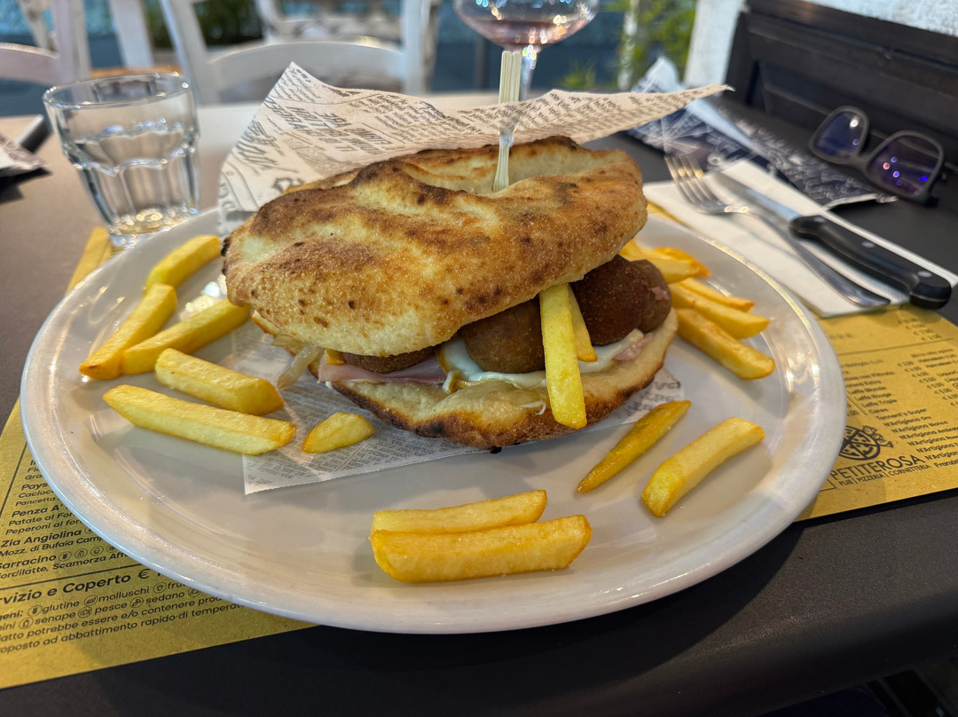 Pub Petite Rosa Palinuro