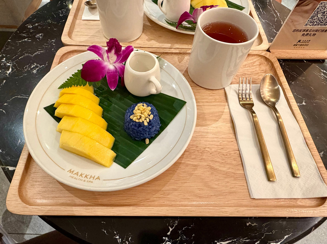 Makkha Health & Spa (ratchadamnoen)