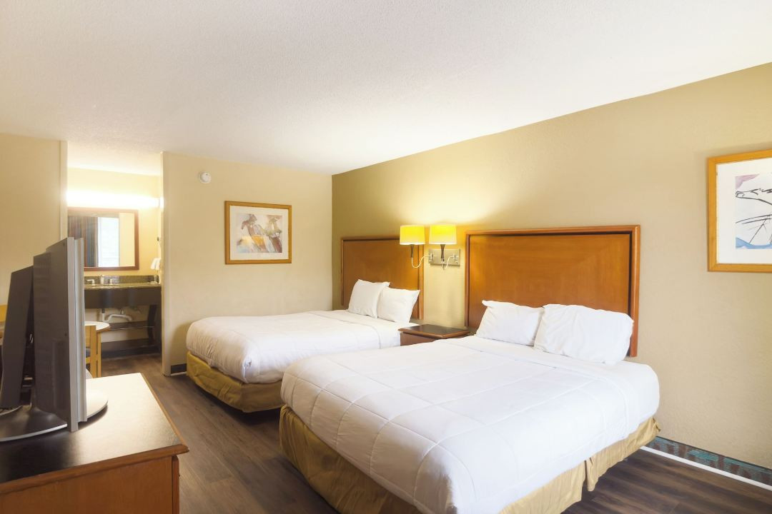 Hotel Harriman Near I-40