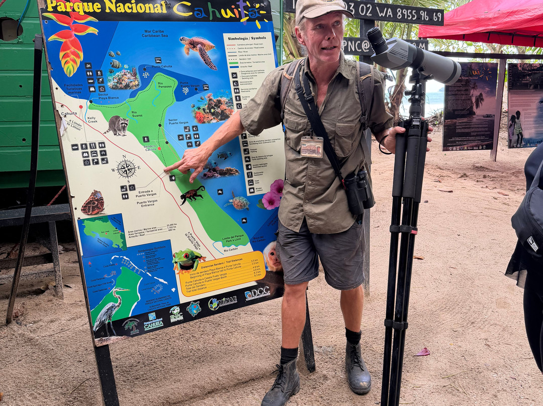 The Biologist from Cahuita-卡维塔必去景点