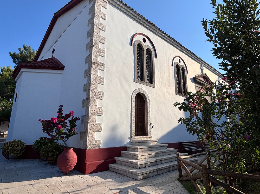 Lefkada Monastery οf Faneromeni-Tsoukaladhes必去景点