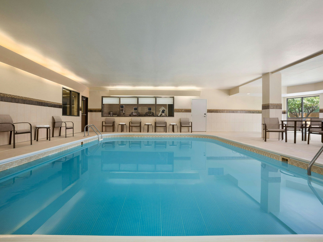 Auburn酒店住宿-Courtyard by Marriott Springfield