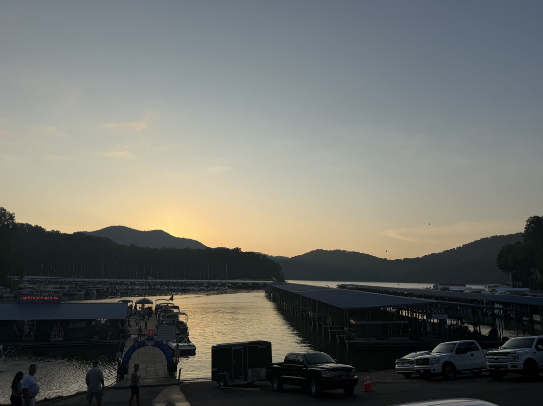 Watauga Lakeshore Resort & Marina-Hampton必去景点