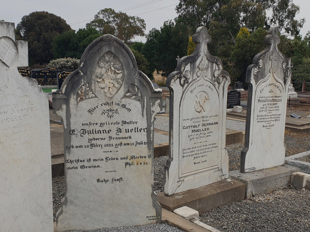Birdwood Holy Cross Lutheran Church and Cemetery-Birdwood必去景点