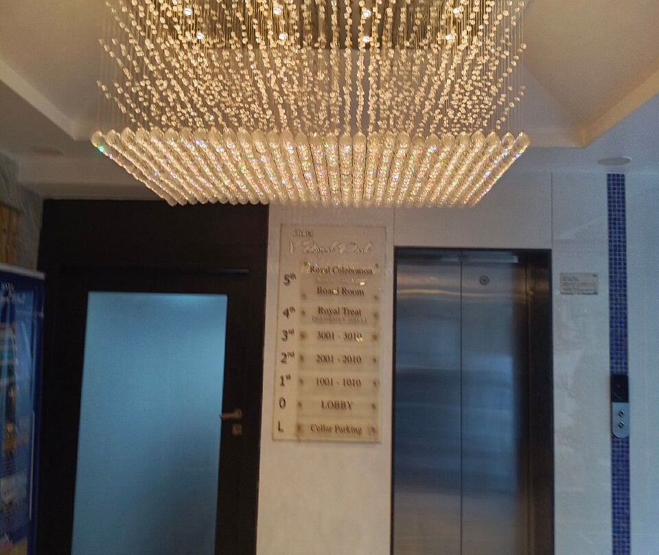 V皇家公园酒店主图