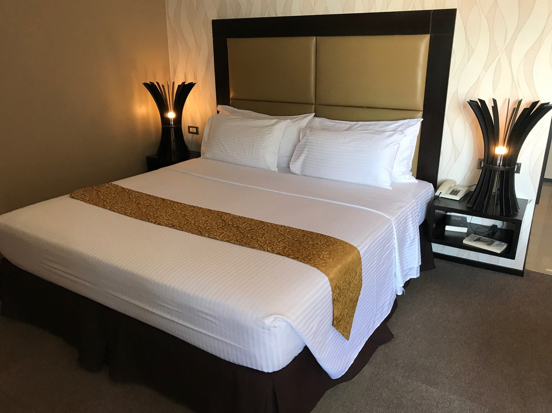 Mallberry Suites Business Hotel