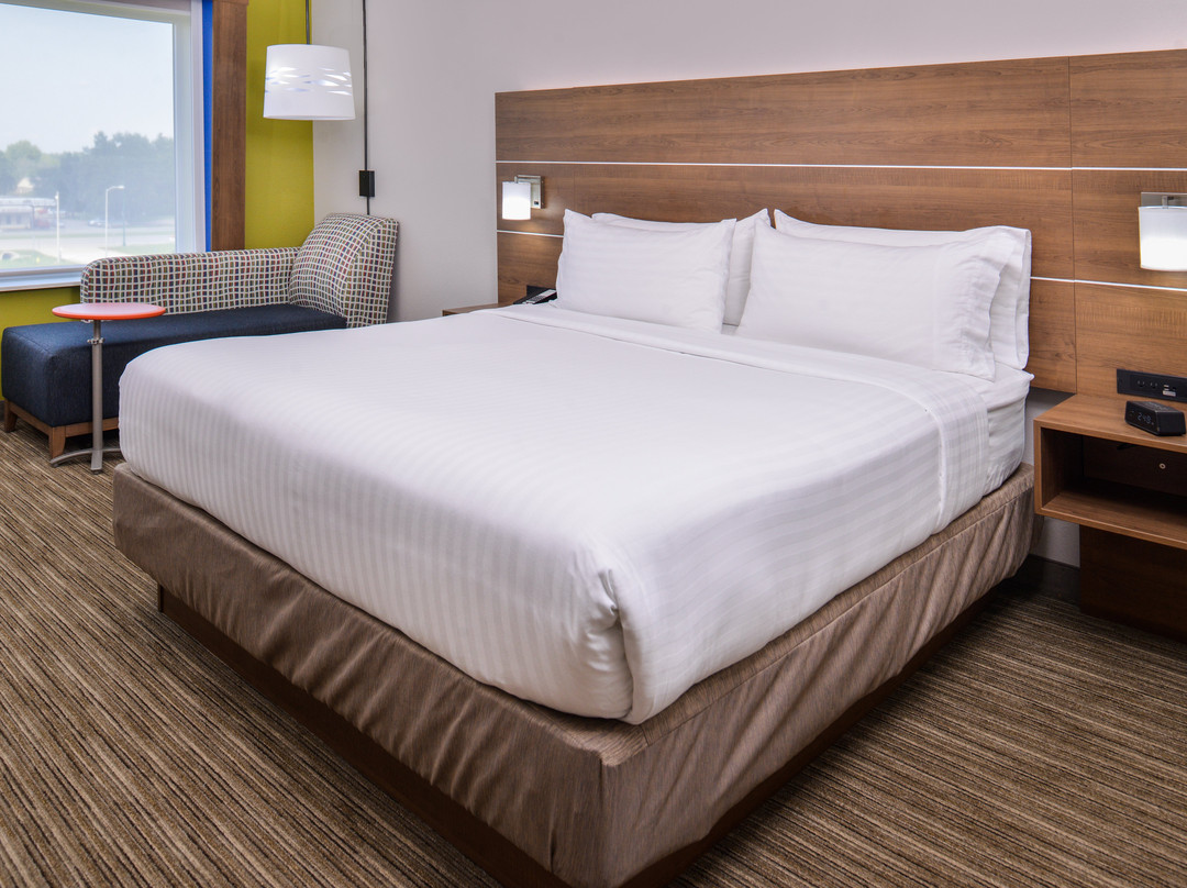 Holiday Inn Express & Suites Siloam Springs By IHG主图