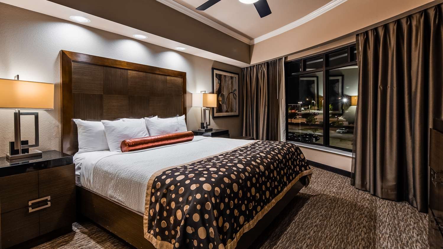 Best Western Premier Crown Chase Inn & Suites-官方