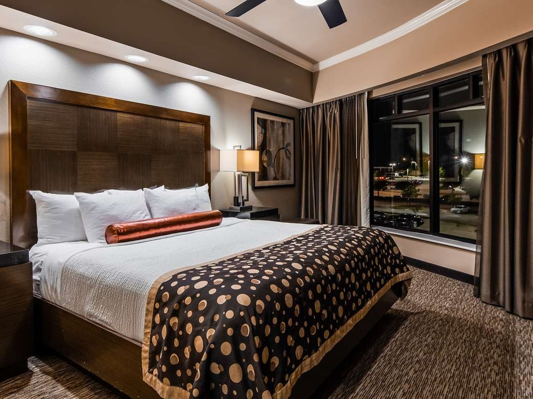 Best Western Premier Crown Chase Inn & Suites主图