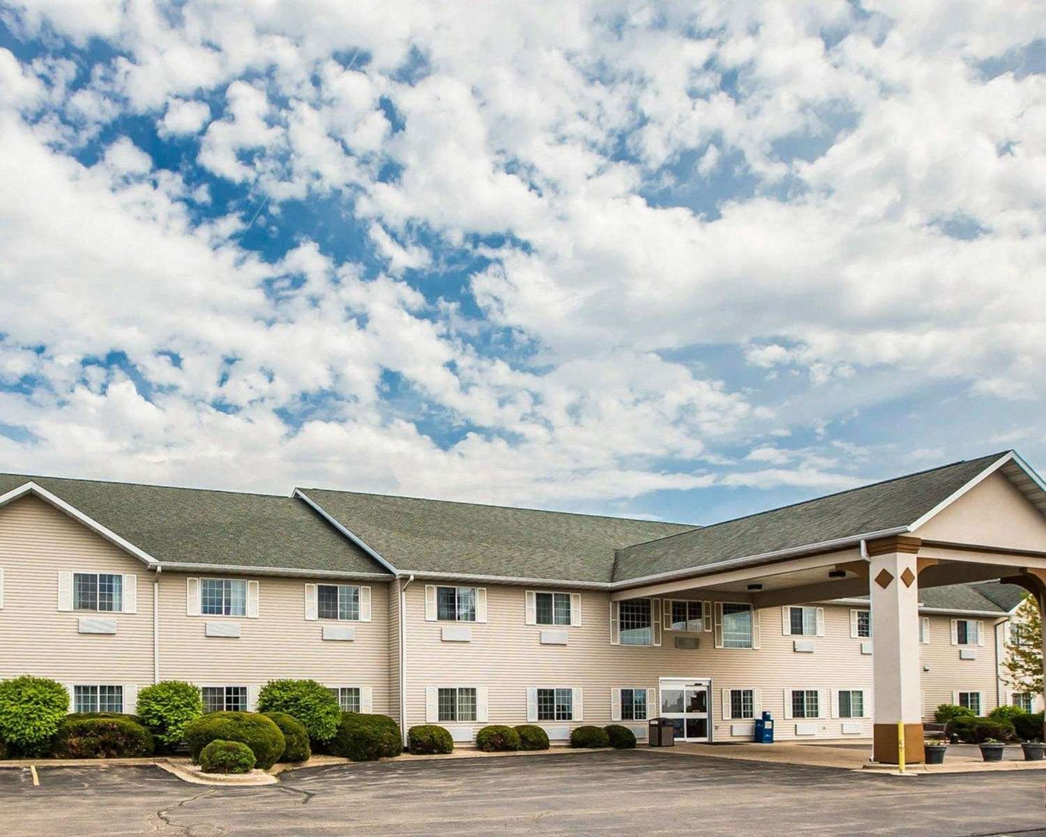 Quality Inn & Suites Dixon near I-88-官方