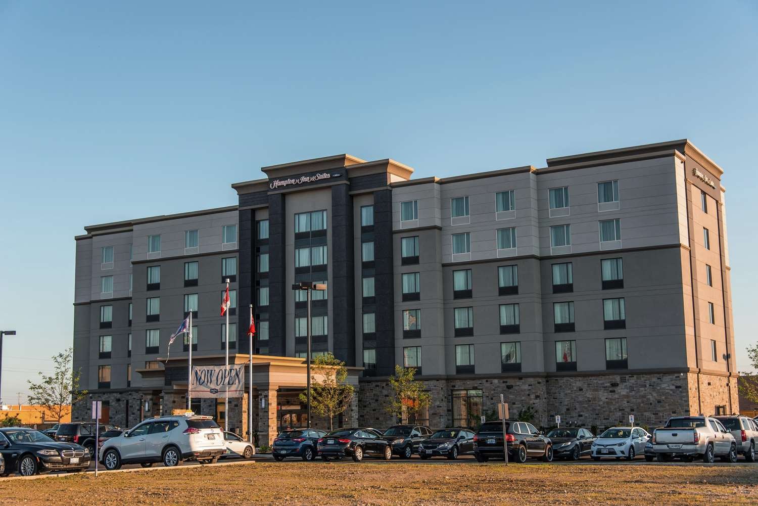 Hampton Inn & Suites by Hilton Bolton-官方