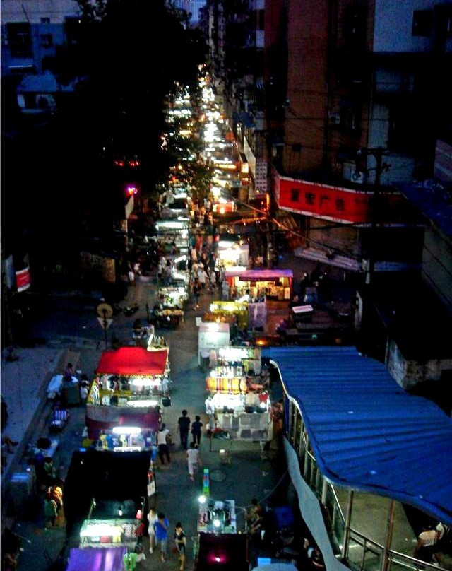保成路夜市