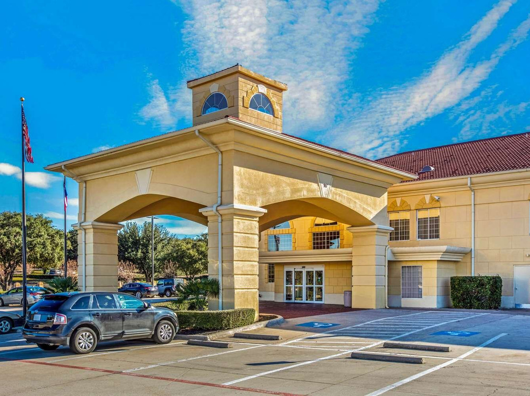 La Quinta Inn & Suites by Wyndham Dallas - Las Colinas