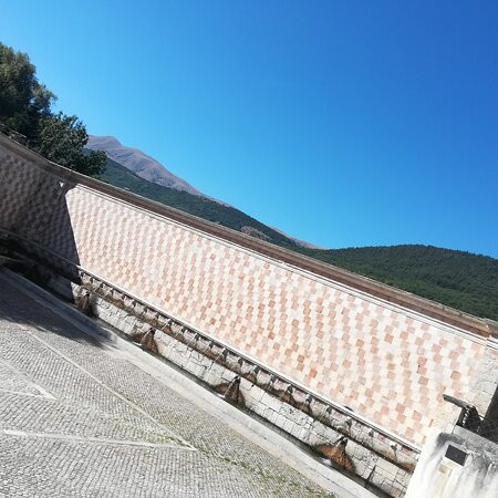 Fontana delle 99 Cannelle景点图片