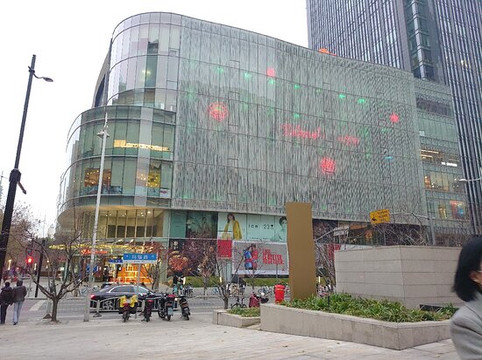 高岛屋百货-上海市必去景点