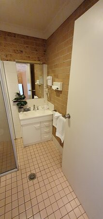 White Lanterns Motel主图