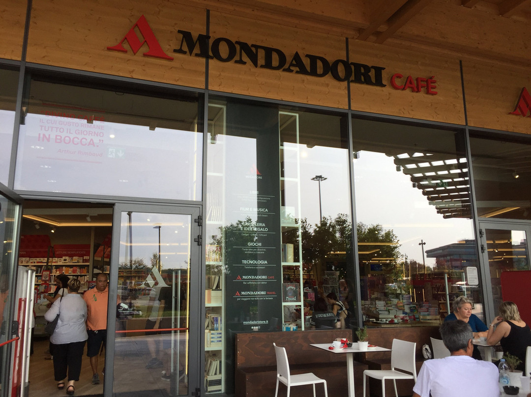 Mondadori Megastore