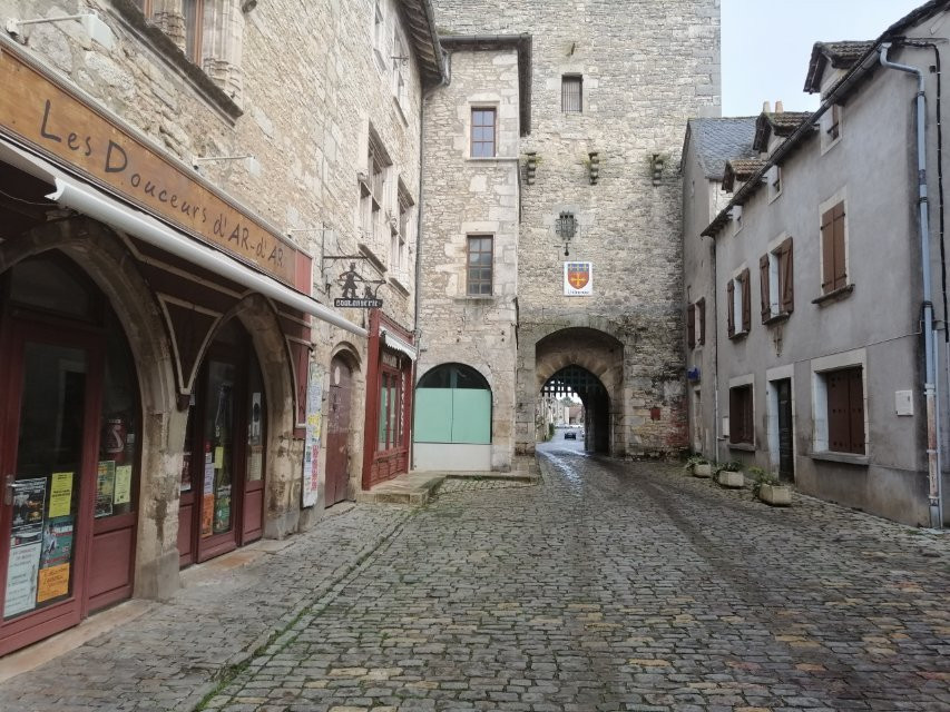 Villeneuve d'Aveyron旅游攻略图片